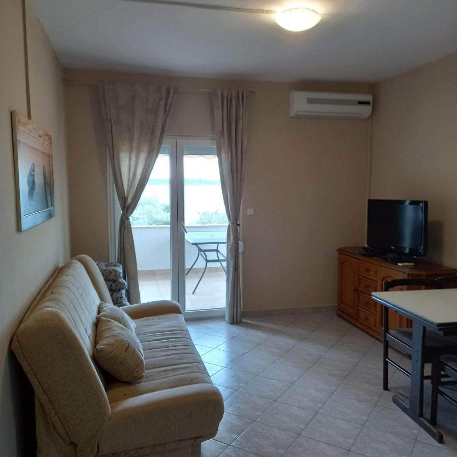 Apartment Felicce *